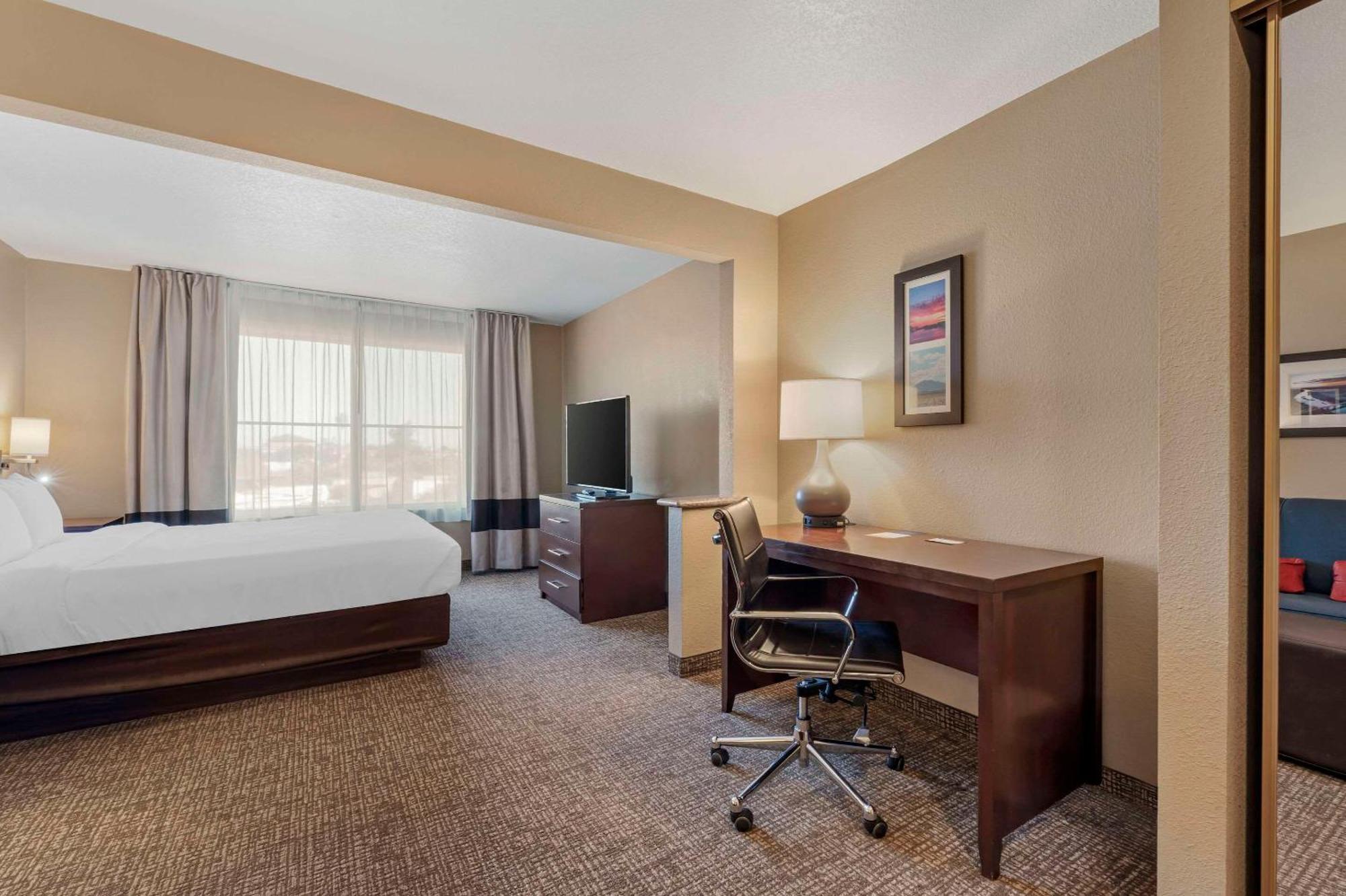 Comfort Inn Lathrop Stockton Airport Exterior photo