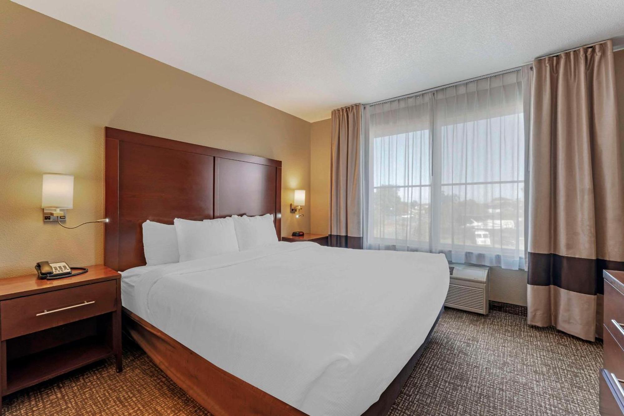 Comfort Inn Lathrop Stockton Airport Exterior photo